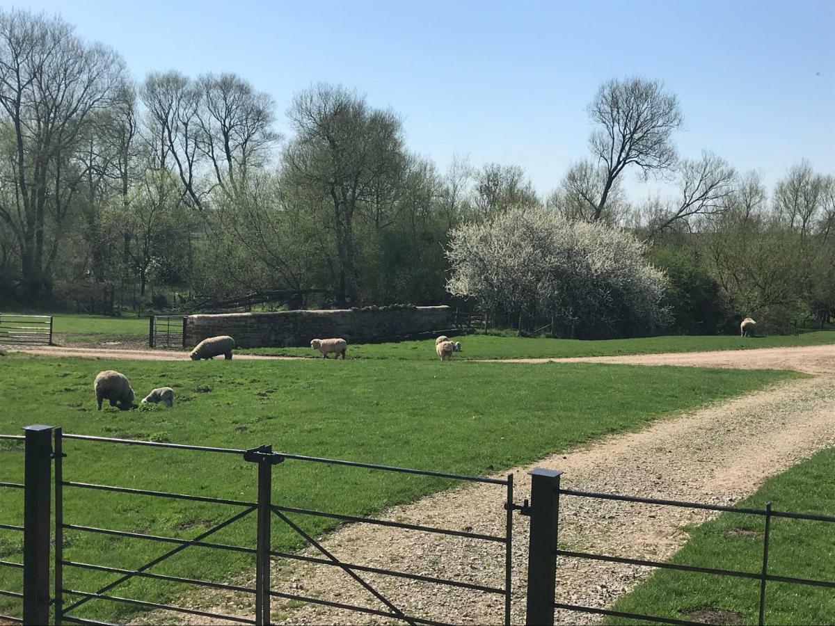 Weatherhead Farm Shepherds Hut Villa Buckingham Exterior foto